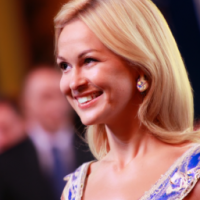 Королева за рудем машины Путина